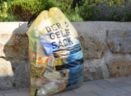 gelber Sack zum Plastikmüll sammeln